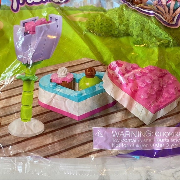 Lego Chocolate box and Flower, 30411, NIB - Picture 2 of 4